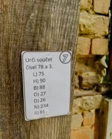 Procvičovaní matematiky s výslednou tajenkou. Mišákova třída