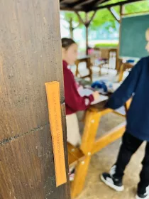 Nápovědy mohou být kdekoli. 